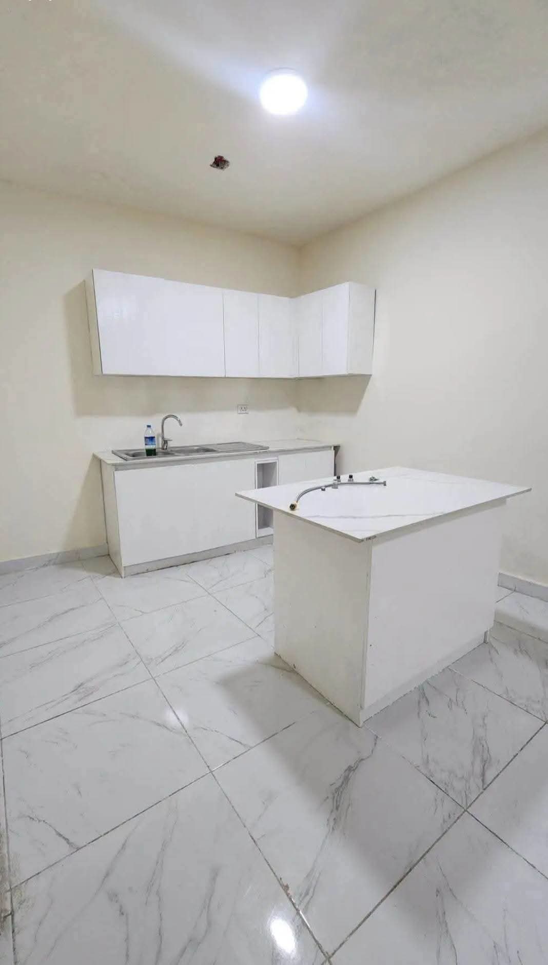 ONE BEDROOM APARTMENT.
